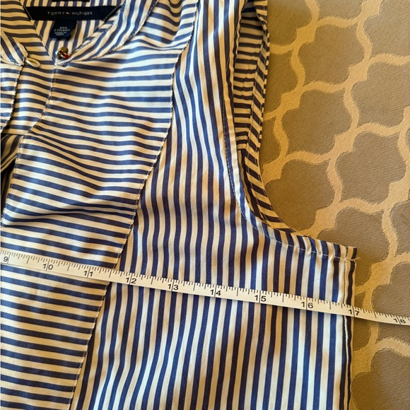Tommy Hilfiger XXS sleeveless blue and white striped blouse - Picture 3 of 9